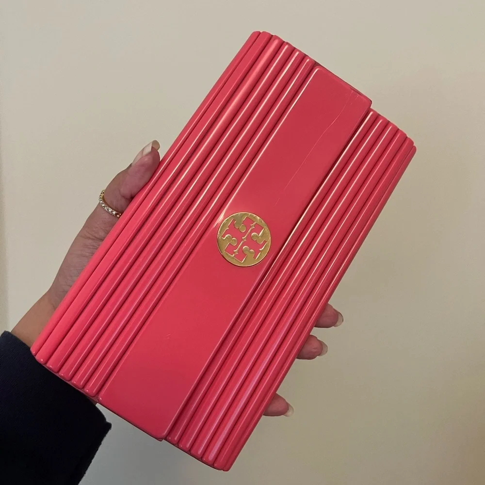 TORY BURCH | PVC Clutch 💖✨